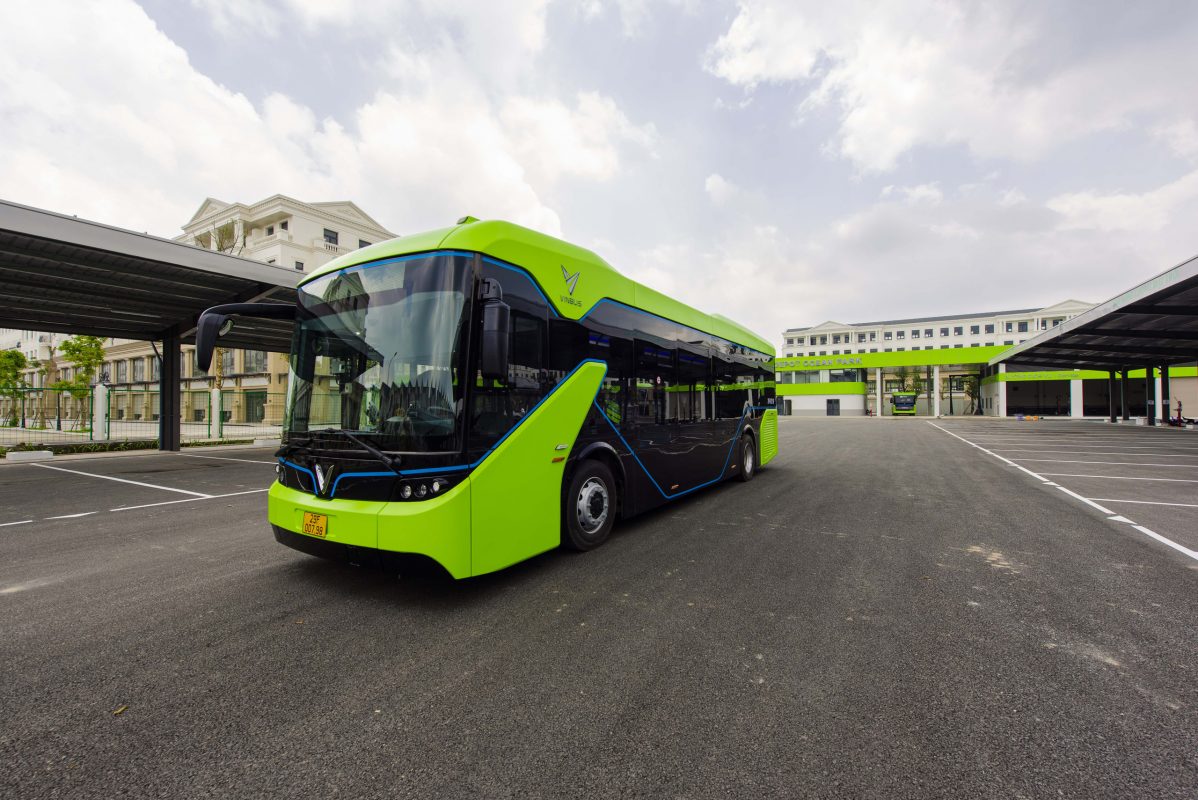 Từ 2025, 100% xe buýt thay thế đầu tư mới sử dụng điện năng lượng xanh