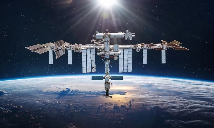 Trạm ISS đang hoạt động ở độ cao hơn 400 m phía trên bề mặt Trái Đất