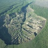 Miệng hố Batagaika Cổng địa ngục tan chảy do Trái Đất ấm lên