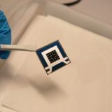 Tấm pin quang điện 3 mối nối hiệu quả hơn loại 2 mối nối