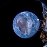 Những bức ảnh đầu tiên được gửi về Trái Đất từ tàu đổ bộ Mặt Trăng